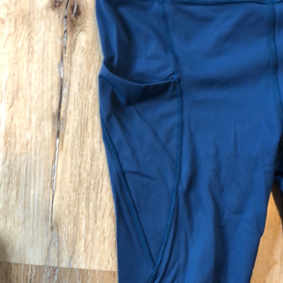 Blue lulu lemon leggings - Picture 4 of 5